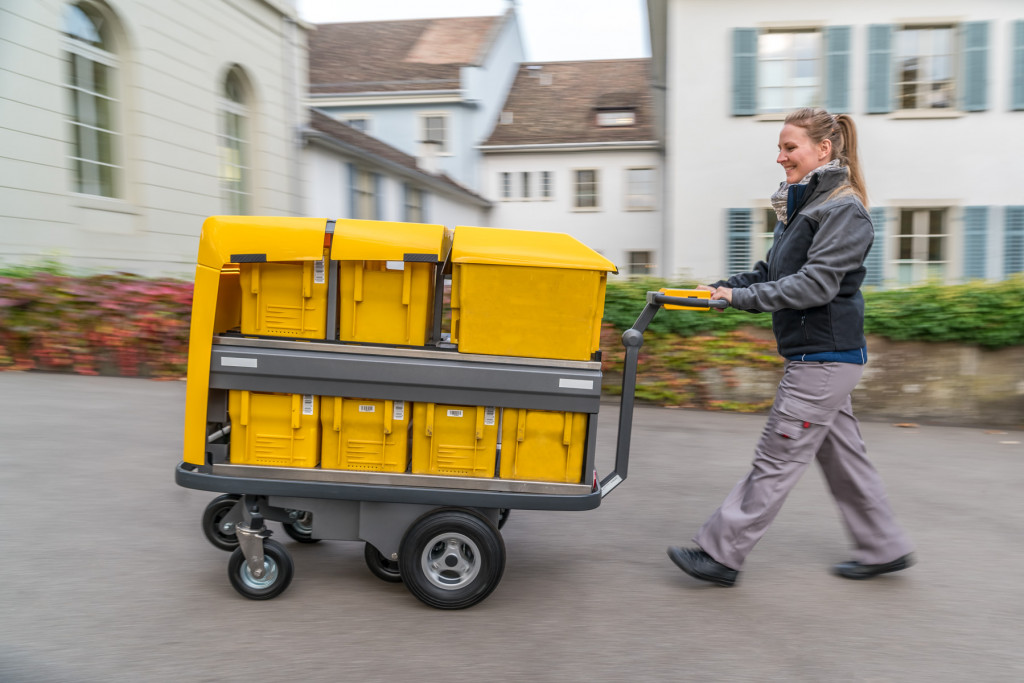eTrolley der Firma KYBURZ Switzerland im Einsatz bei der Deutschen Post